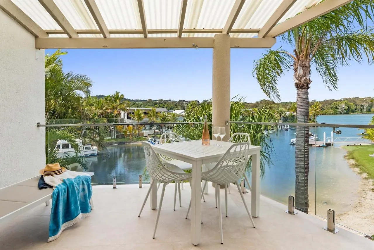 St Tropez 7, Stylish Apartment On The Noosa Waterfront, River Views